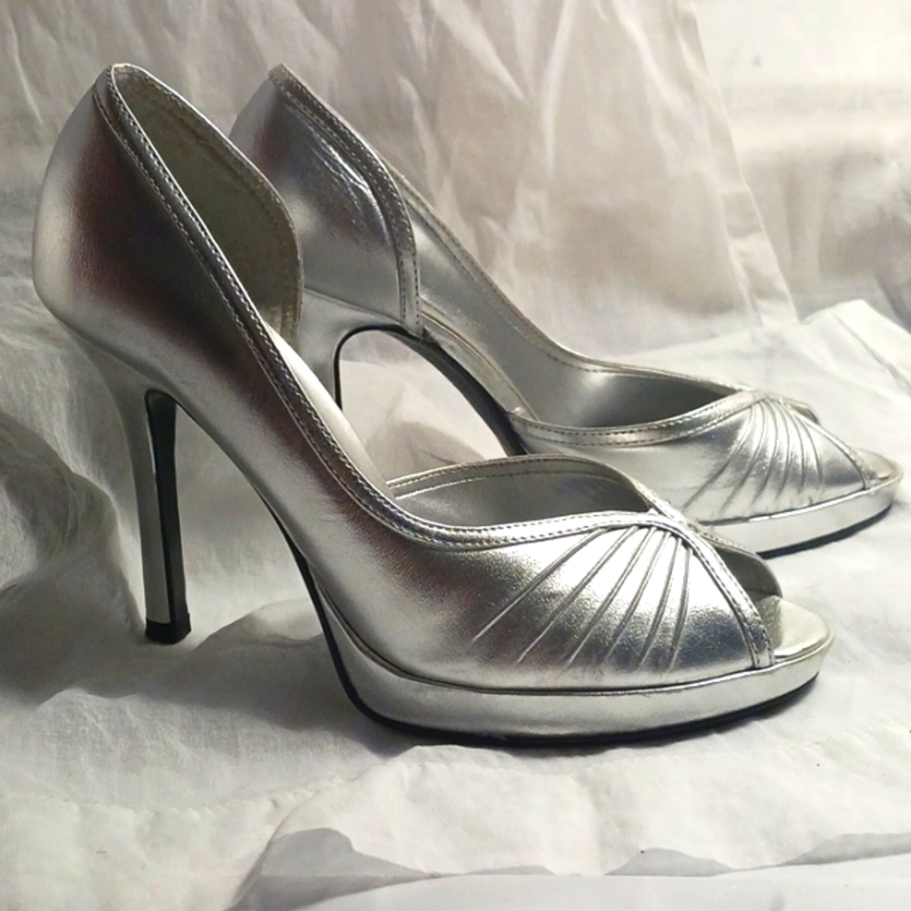 WILD PAIR silver High Heels Peekaboo toe